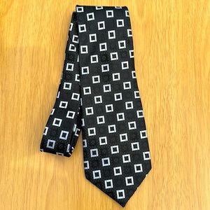 Brand Q tie and matching handkerchief